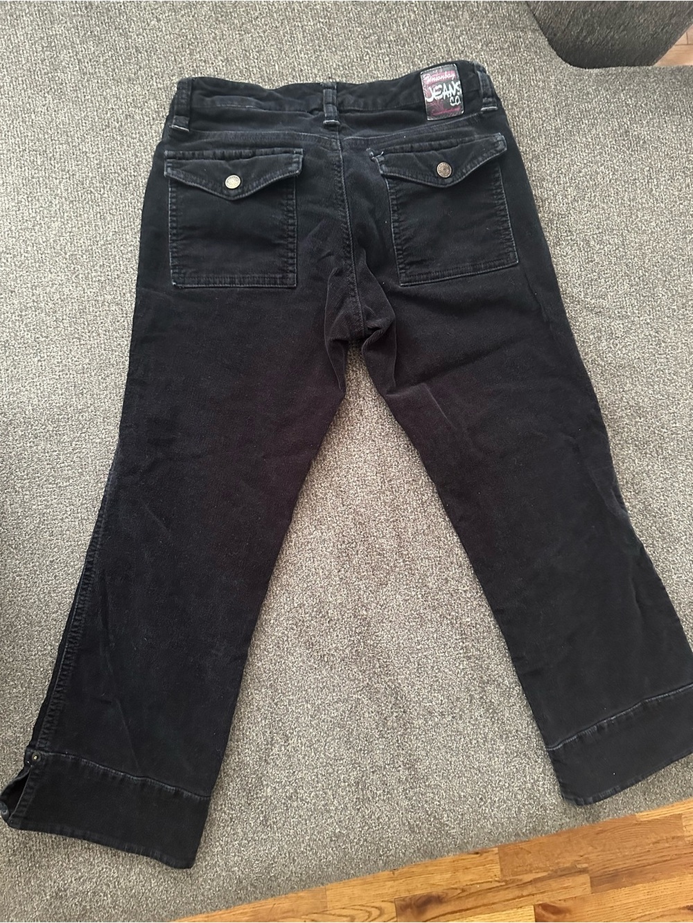Unionbay Women’s Black Corduroy Capri pants stretchy sz 5